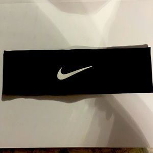 Nike headband